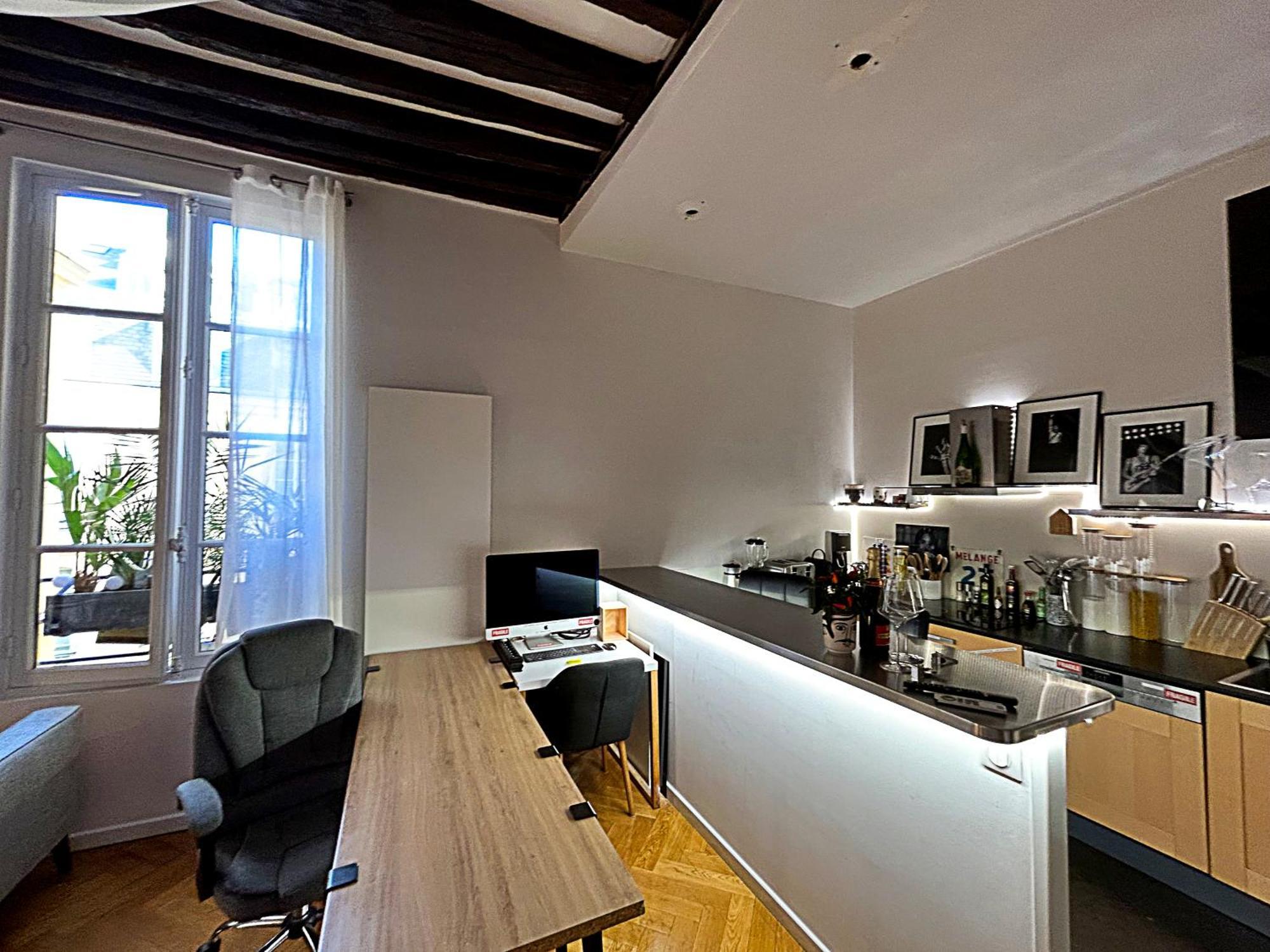 Apartment Fantastique Et Incroyable Le Marais