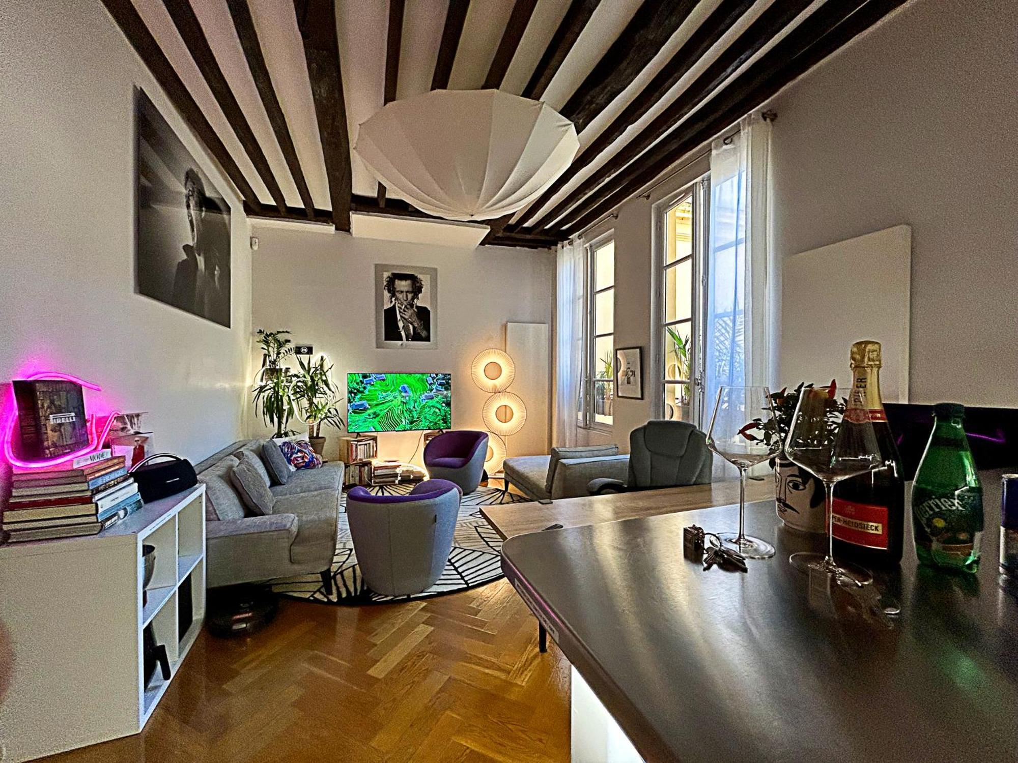 Fantastique Et Incroyable Le Marais Paris